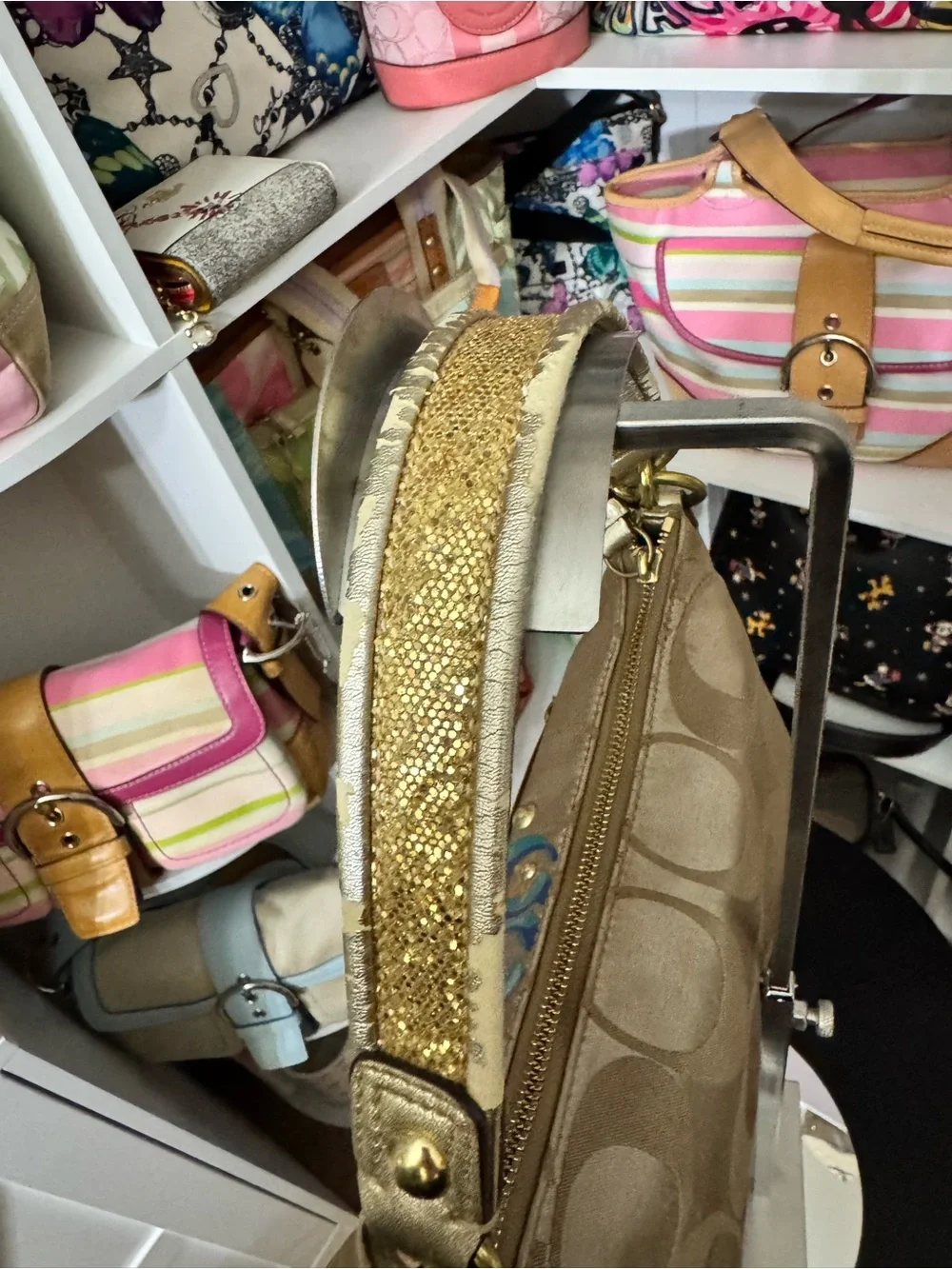 Coach Poppy ‘Pop C’ Shoulder Bag - Picture 4 of 11